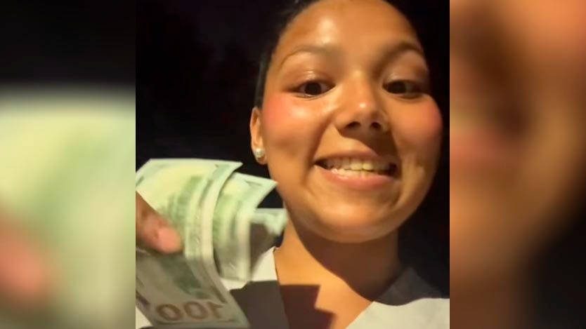 Camila saliendo del country, donde trabajó en Navidad.