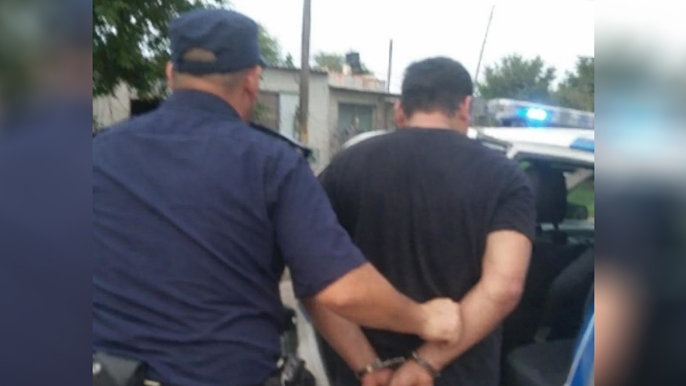 Detienen a un hombre acusado de golpear y amenazar con un cuchillo a su ...